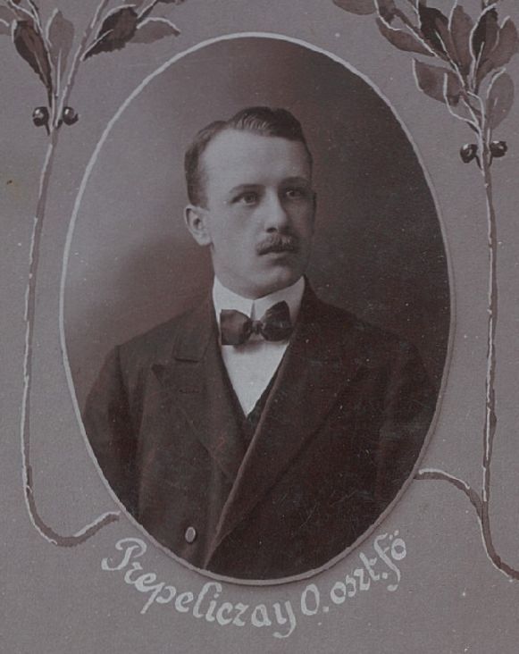 Oskar Prepeliczay (1886 – 1931) pedagóg kežmarskej obchodnej školy, prvú svetovú vojnu strávil v armáde.