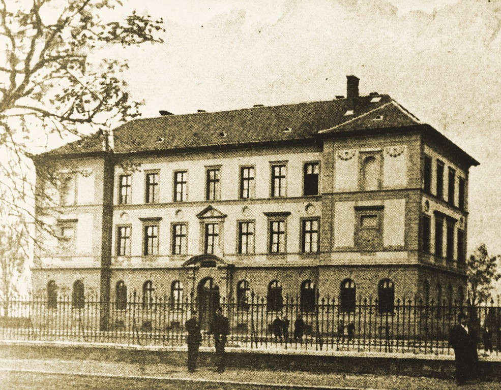 Pôvodný stav novej budovy gymnázia