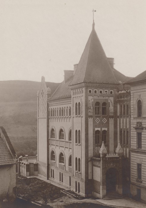 Škola počas 1. svetovej vojny Škola počas 1. svetovej vojny