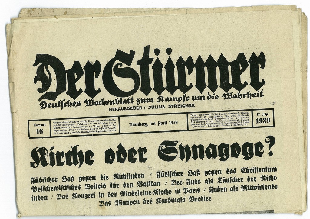 Nemecký týždenník Der Stürmer - Útočník, s protižidovskými heslami (foto: Múzeum v Kežmarku) Nemecký týždenník Der Stürmer - Útočník, s protižidovskými heslami (foto: Múzeum v Kežmarku)