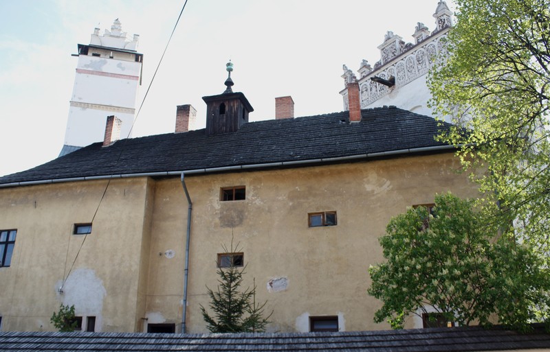 Zadná časť budovy niekdajšej školy (foto: Vladimír Julián Ševc)