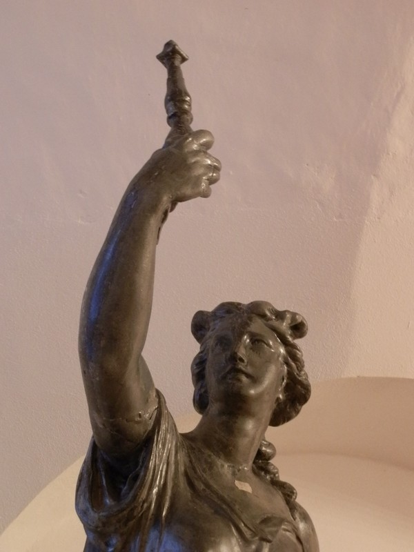 Svetlonoska v priestoroch Kežmarského hradu (autor) Svetlonoska v priestoroch Kežmarského hradu (autor)