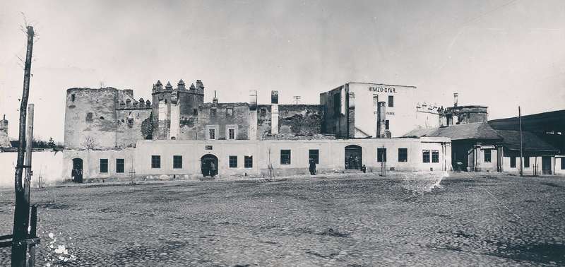 Hrad po požiari v roku 1901