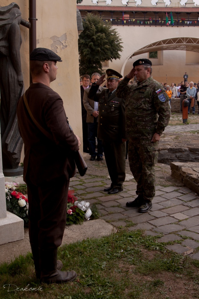 Video reportáž z pietneho aktu k výročiu ukončenia II. svetovej vojny.